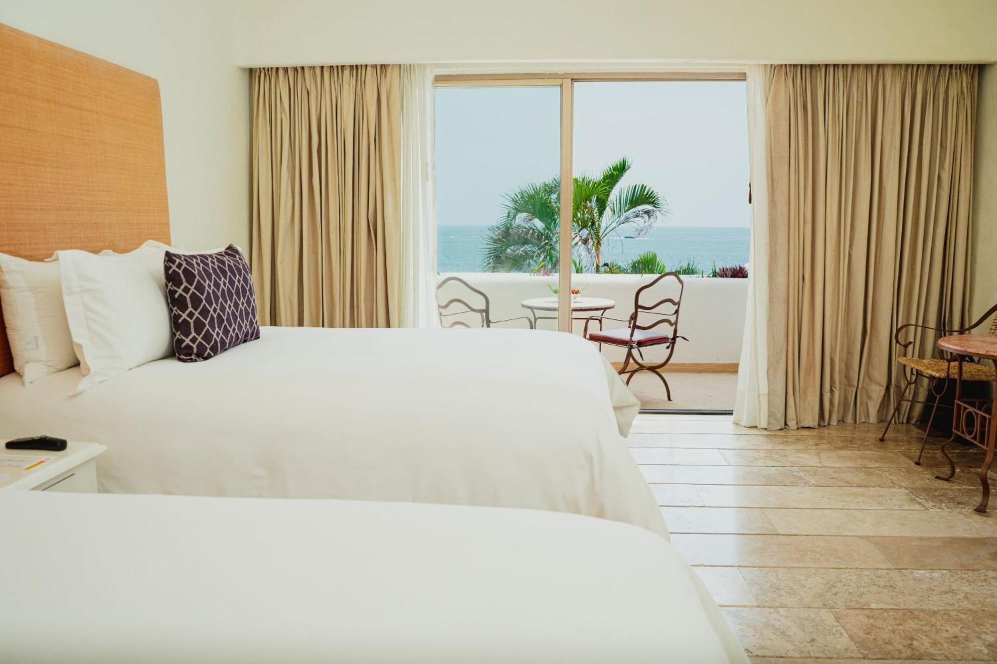 Camino Real Zaashila Huatulco Hotel Santa Cruz Huatulco Eksteriør billede A room at the hotel
